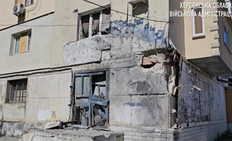 Через ворожі обстріли на Херсонщині пошкоджені житлові будинки, навчальні заклади, автівки
