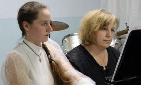 Поезія між акордами: у Старокостянтинові музика і слово злилися в щирий благодійний вечір