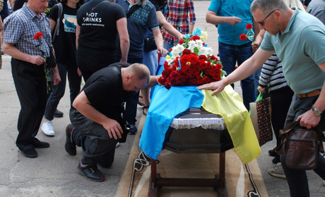 У Шостці попрощались із військовослужбовцем з позивним "Вікінг"