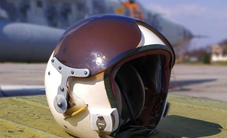 Незламні екіпажі: вони відчайдушно прагнули неба, а на землі залишили усю свою любов…