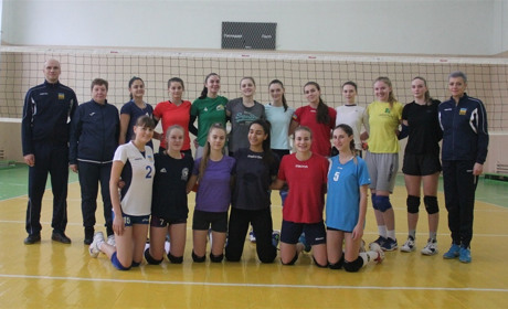Волейбольна збірна України U-19 у Калинівці проводить тренувальний збір