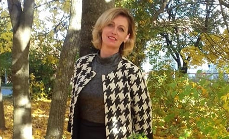 Модні та стильні: Світлана Сиротюк не любить взуття без підборів, а у її сумці може поміститися танк