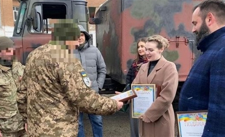 Представники районної та місцевої влади отримали подяки від захисників України