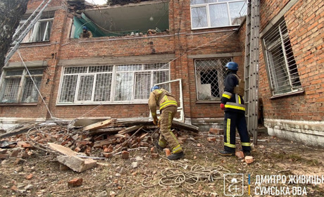 російські військові в Білопіллі вбили дитину. А також зруйнували частину лікарні