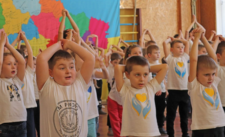 Учні ліцею №3 у Жмеринці долучилися до встановлення національного рекорду та всеукраїнської руханки