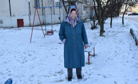 «Під час снігопадів на роботу виходжу о другій ночі». Анна Цибуля 14 років працює двірничкою