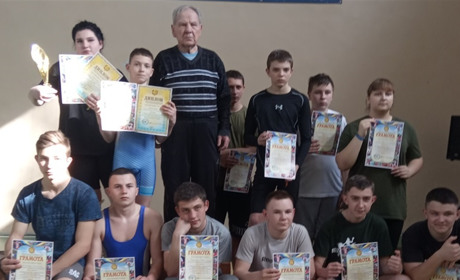 Первомайські важкоатлетки перемогли у командній першості обласних змагань