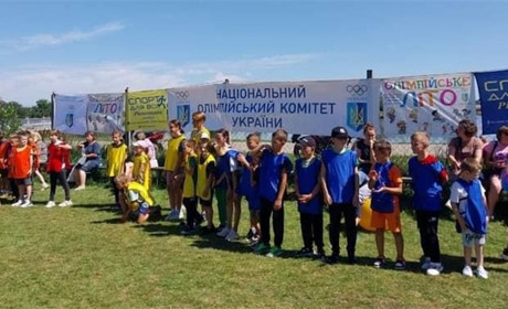 У Володимирці на стадіоні «Янтар» провели естафетні змагання серед дітей