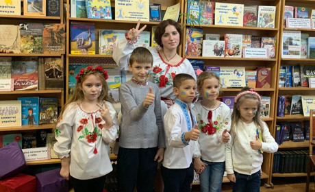 У дитячій бібліотеці відбулася вечірка в українському стилі: як розважали малечу. Відео