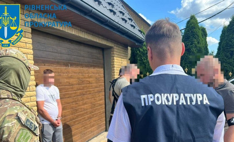 За оптовий продаж бурштину судитимуть спільників із Сарненського району