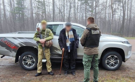 На Житомирщині прикордонники затримали агента РФ з даними про наше військо на шляху в Білорусь