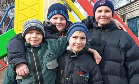 У Виповзках школярі самостійно опікуються дитячим майданчиком