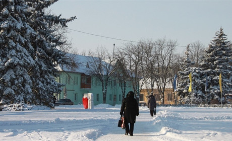 У Кураховому видавають продуктові набори переселенцям з Мар'їнки. Коли і де можна отримати
