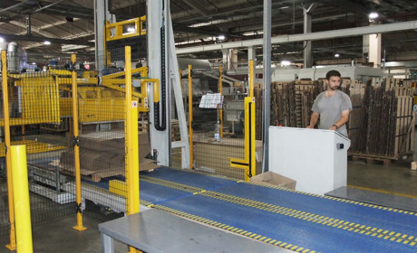 Як роблять Обухівській туалетний папір: репортаж з «картонажки»