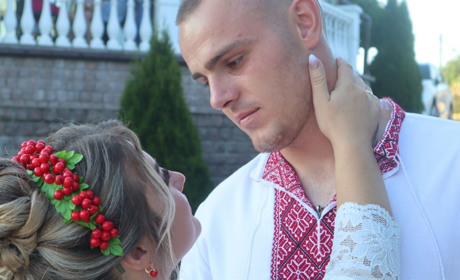 У день весілля вони одягли вишиванки. Історія одного кохання