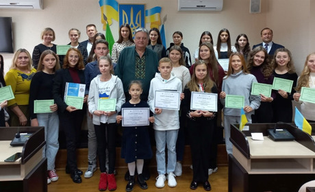 У Нетішині обдарованим дітям та фахівцям освіти, культури та спорту призначили щомісячну стипендію
