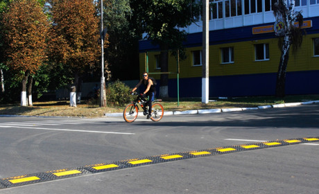 У Попасній встановлюють ще лежачих поліцейських