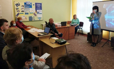 «Цифра в кишені»: як сарненців учать опановувати онлайн-послуги