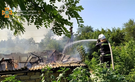 У Генічеському районі згоріла допоміжна споруда — розповідаємо деталі