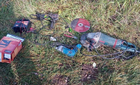 Чоловік викрав з гаража посуд, електричне устаткування та навіть жіночий одяг: злодія знайшли