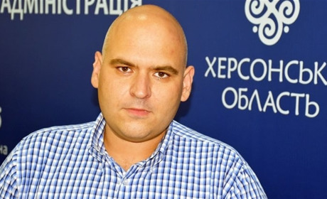 За розтрату понад 870 тисяч гривень судитимуть херсонського депутата, який виганяв журналістів