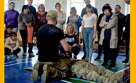 Завжди потрібно підозрювати найгірше: гадячан навчали основам тактичної медицини