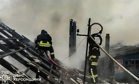 Обстріли Херсонщини: окупанти атакували житлові будинки та соціальну інфраструктуру
