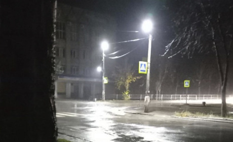 У Покровську почали включати частину вуличних ліхтарів. Де саме розвіяли пітьму