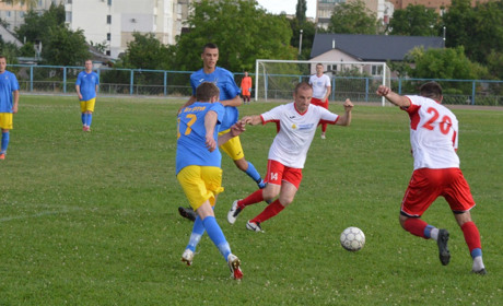Чемпіонат з футболу: на відміну від Семенівки, у Переяславі господарі виявились занадто гостинними
