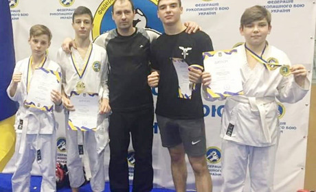 Спортсмени покровського СК «Барс» вибороли на чемпіонаті чотири медалі