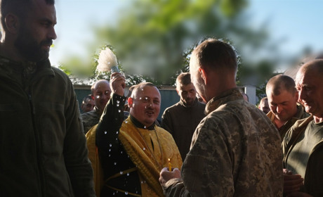 У "тридцятці" показали фото освячення пасок на передовій