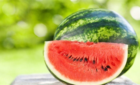 Сезон кавунів затримається