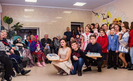 Молоді калинівчани провели благодійну акцію для літніх людей