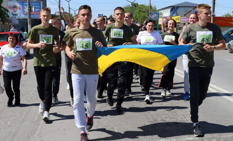 У Звягелі відбувся забіг вулицями Шевченка — Соборності — Івана Мамайчука: яка мета
