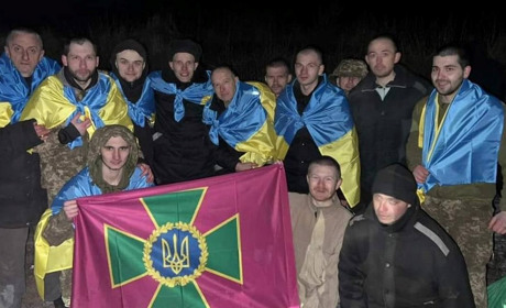 Самый большой обмен пленными: в Измаил вернулись защитники острова Змеиный
