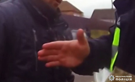 На Білопільщині нетверезий водій пропонував поліцейським хабаря (ВІДЕО)