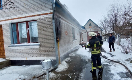 У Переяславі на житловому будинку загорілася газова труба