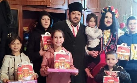 Волонтери благодійного фонду "Герда" привітали жовтоводських дітей з новорічними святами