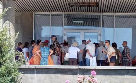 В Бердянську окупанти згортають видачу гуманітарної допомоги місцевим