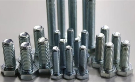 Болти: Надійне кріплення для будь-яких конструкцій