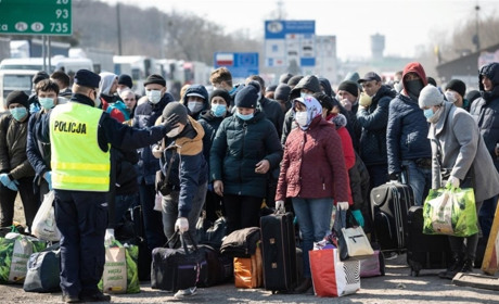 Українців безоплатно вакцинуватимуть при в’їзді до Польщі