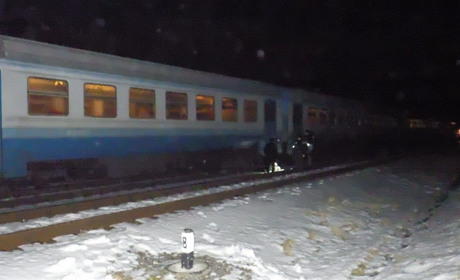 П'яний чоловік заснув на рейці та потрапив під потяг, але залишився живий