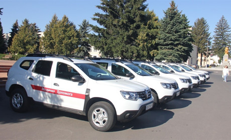 Шість сільських амбулаторій Калинівщини отримали автомобілі: тепер машини є в усіх медзакладах