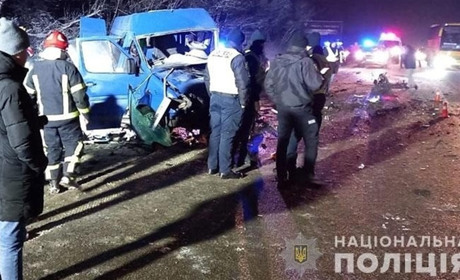 З'явилося відео, рятувальний підрозділ і наслідки ДТП маршрутки з людьми дорогою до Кременця