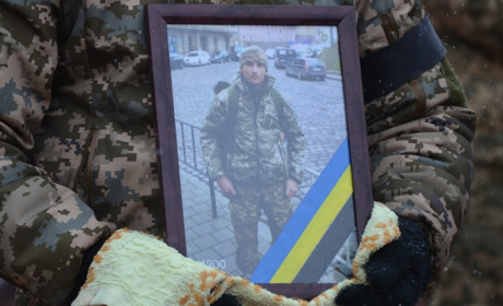 Южноукраїнці попрощалися з морським піхотинцем Артемом Пасічником