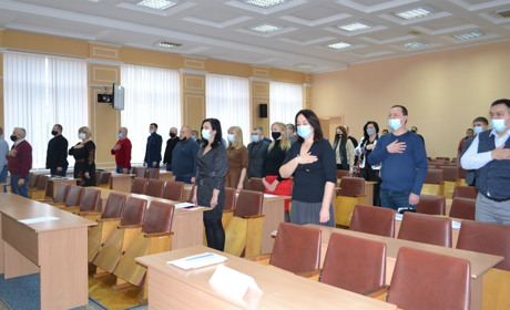 На другій сесії Вараської райради створили 5 комісій та 7 фракцій. Чи були порушення в роботі?