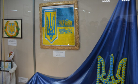 Творча акція у Покровську була присвячена 100-річчю тризубу