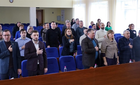 Сесія: нагороди Героям, допомога ЗСУ, закриття аптеки та кадрові зміни