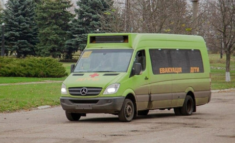Понад 200 дітей евакуювали з Купʼянщини: телефони "гарячих ліній" для евакуації у громадах