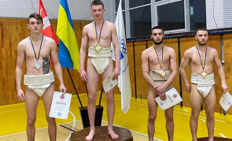 Дорослі сумоїсти Южноукраїнська взяли участь в чемпіонаті з сумо у Луцьку